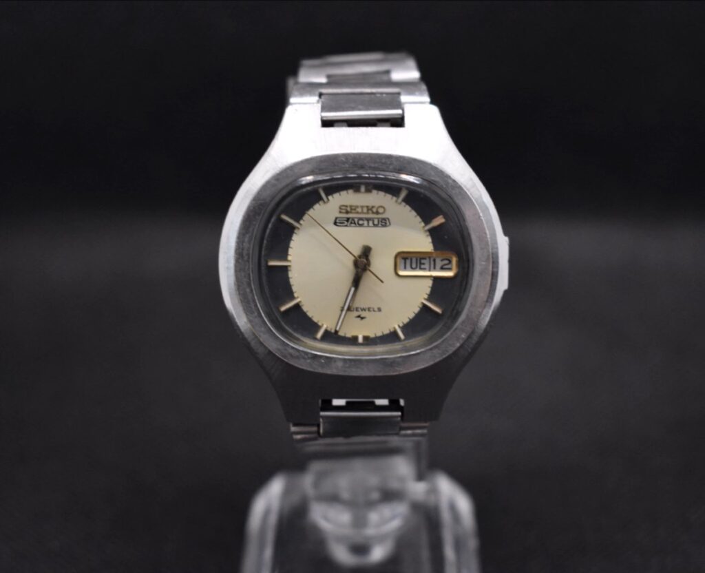 Seiko7019A